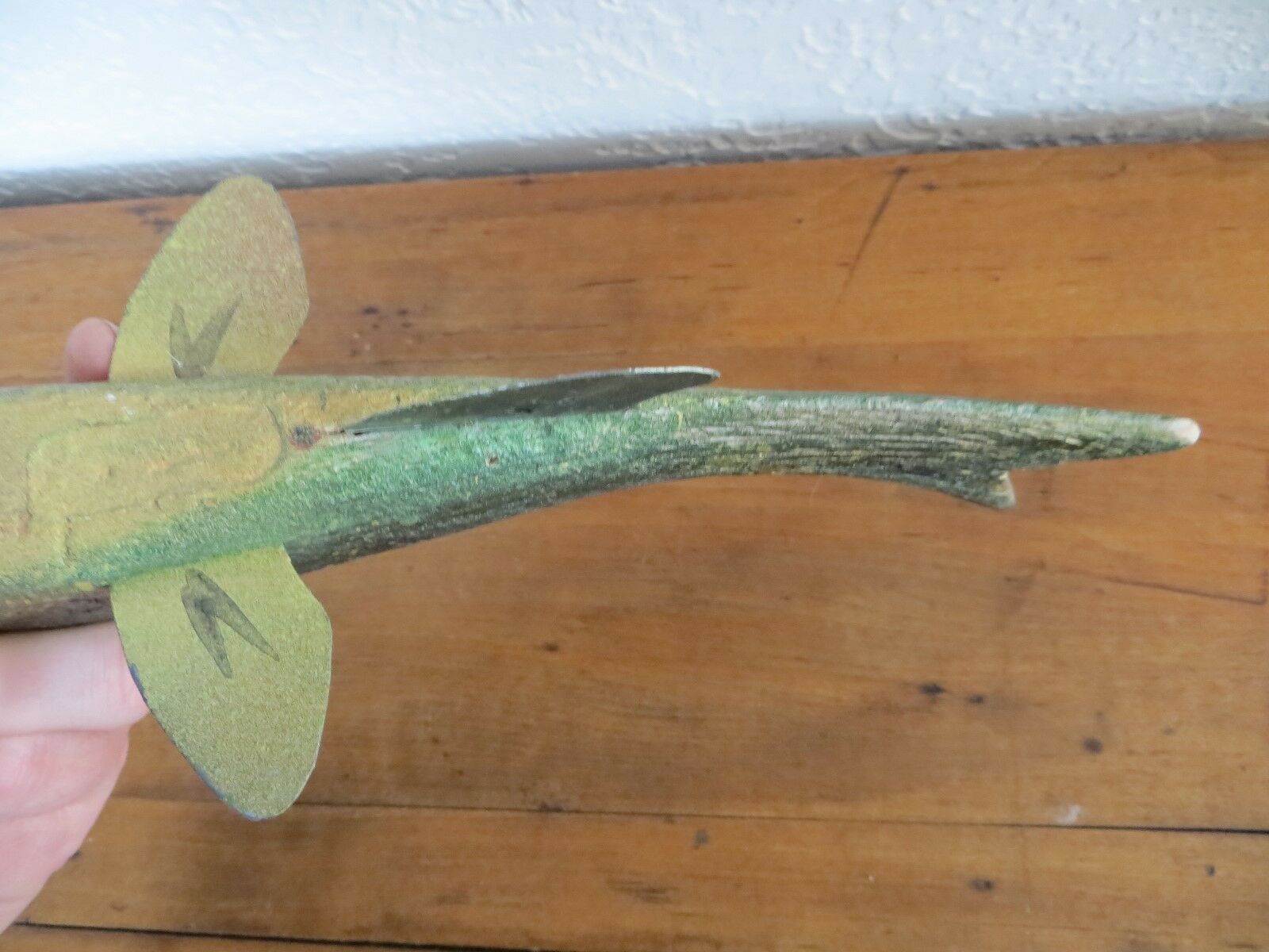 ORIGINAL HAND CARVED NORTHERN PIKE ICE FISHING SPEARING DECOY GLASS