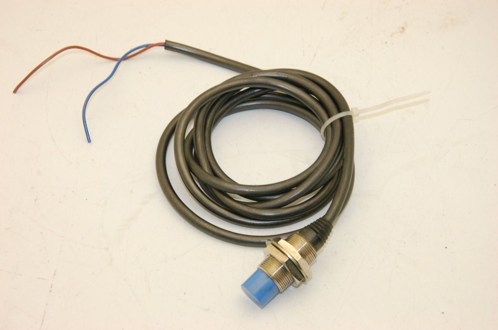 Keyence EV Series Proximity Sensor, 18mmD Bore Proximity Sensors