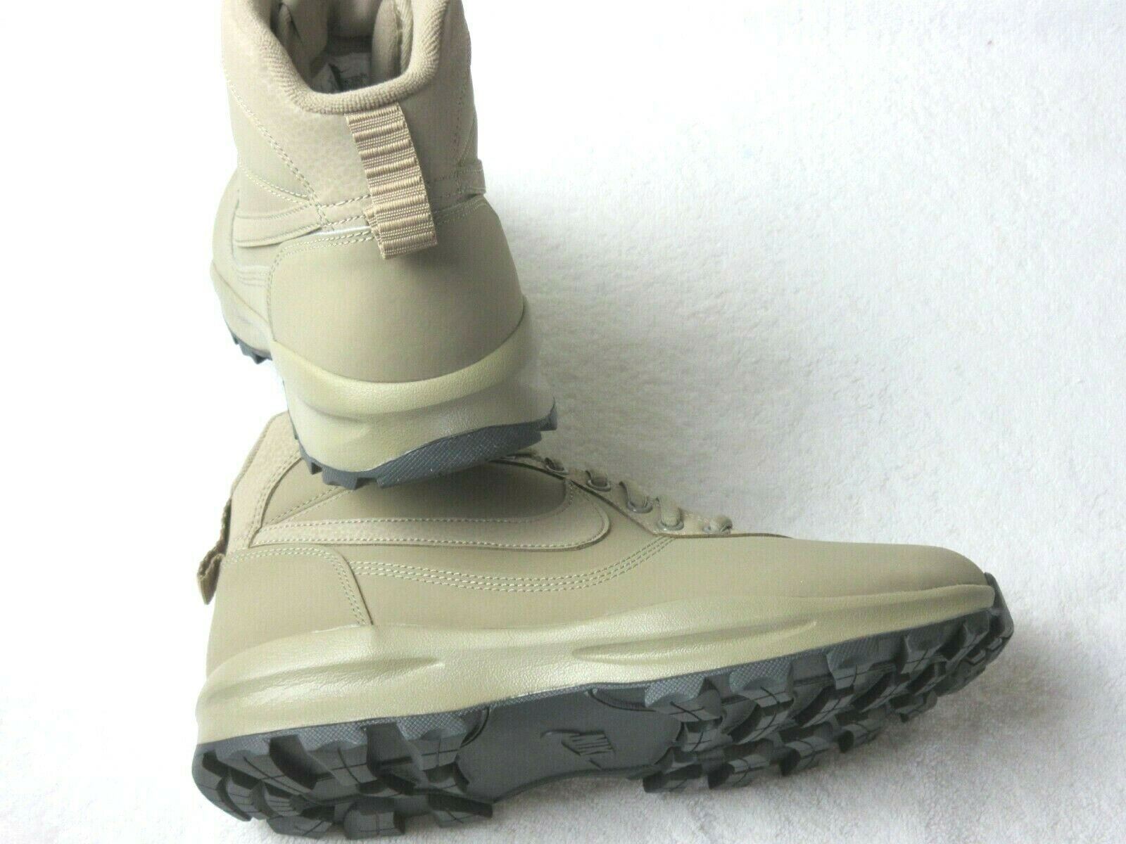 nike manoadome grey