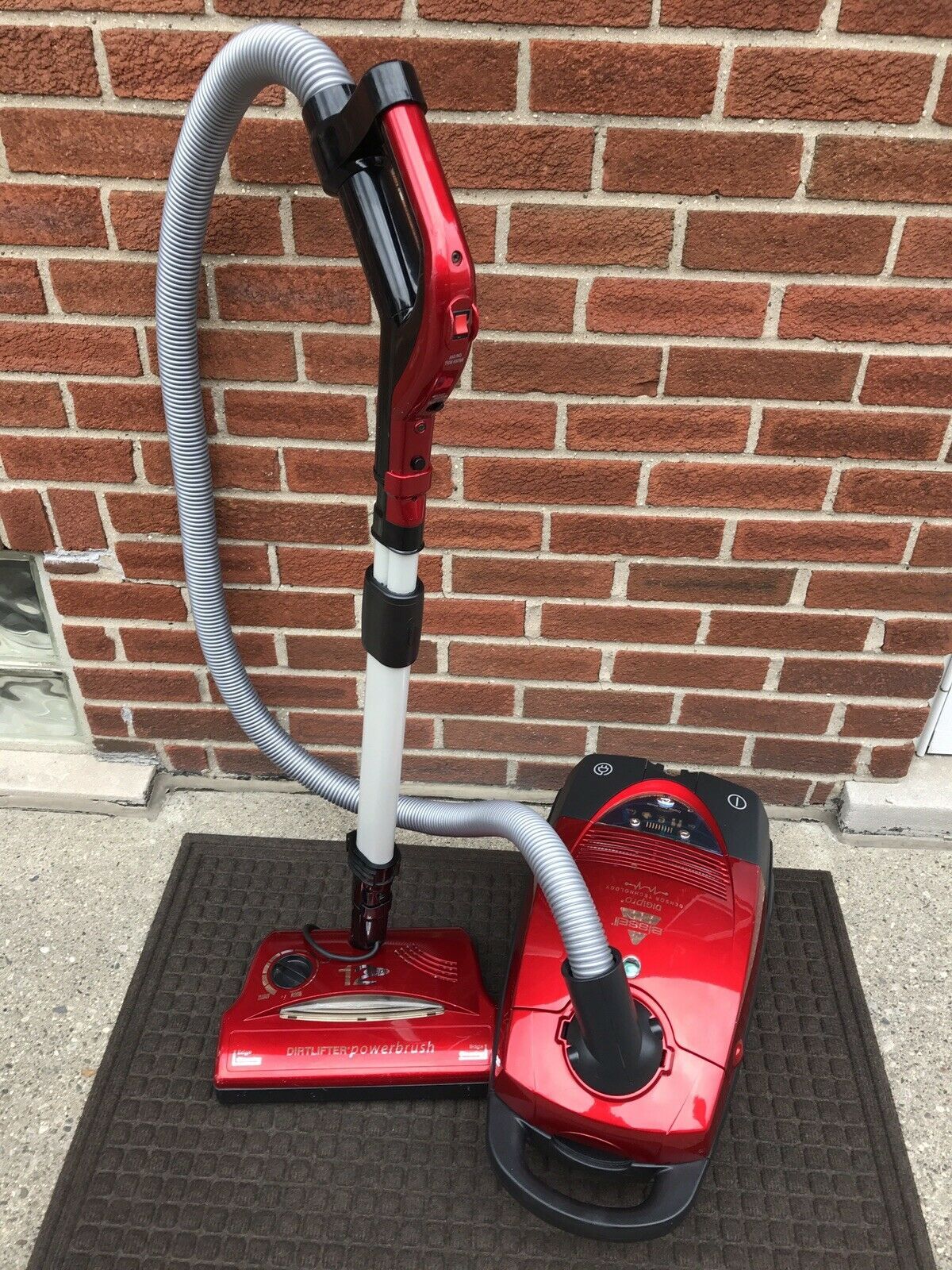 Red BISSELL DigiPro Bagged Canister Vacuum Cleaner Model 6900 Works ...