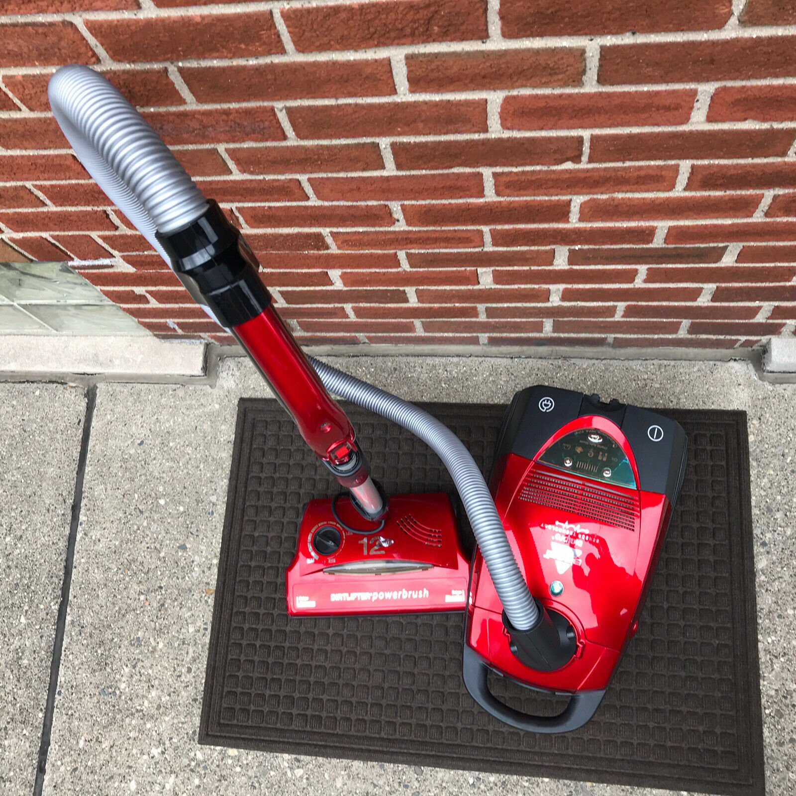 Red BISSELL DigiPro Bagged Canister Vacuum Cleaner Model 6900 Works