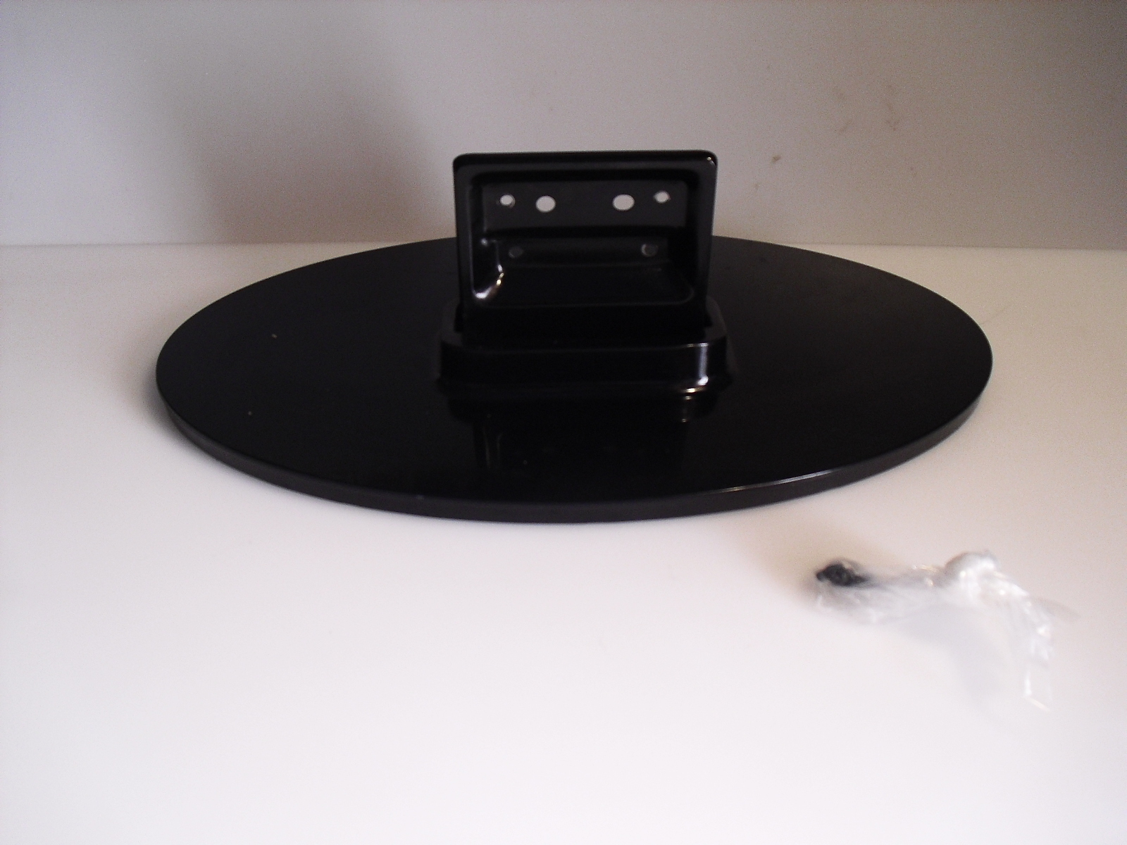 dynex dx32L220a12 stand base with screws Parts & Repair