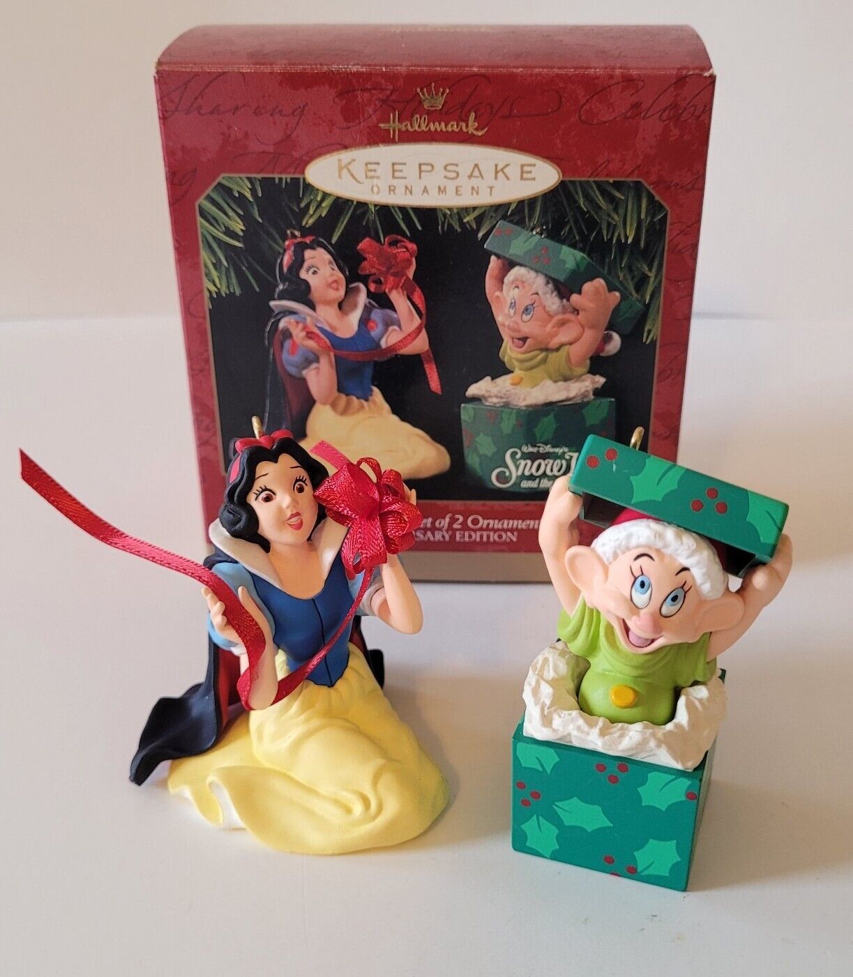 Hallmark Keepsake Snow White And The 7 Dwarfs Set Of 2 Ornaments Dopey 1997 Disney Holiday 