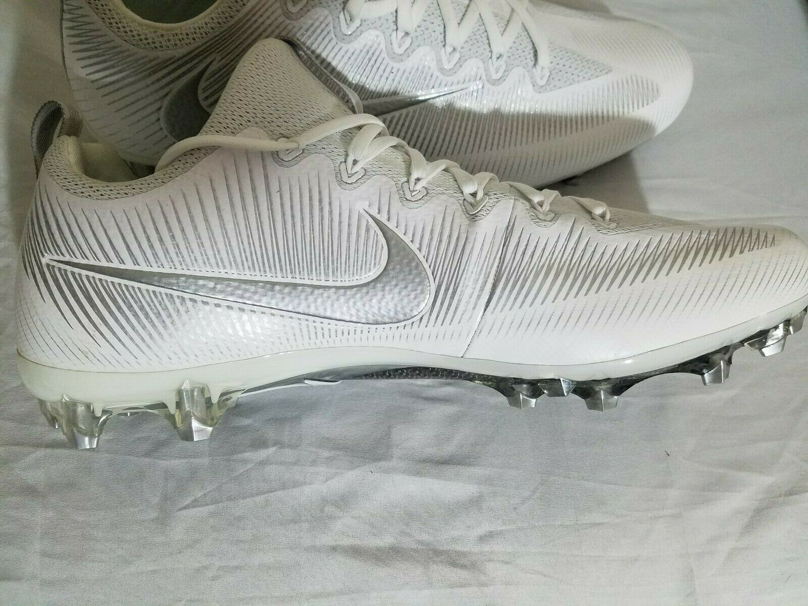 white nike vapor football cleats