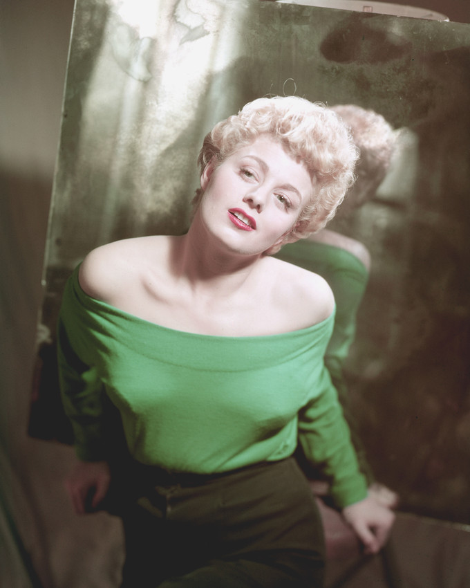 Shelley Winters sexy vampish pose 1950's color 16x20 Poster - Photographs
