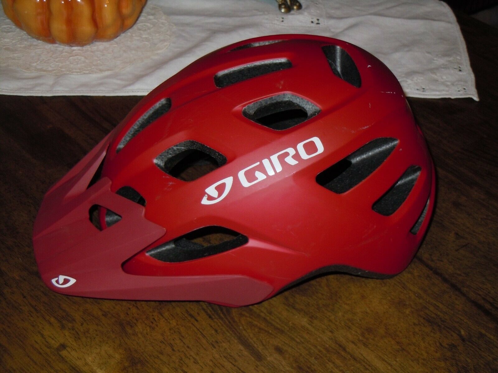 Primary image for Giro Fixture Vented Cycling Bike Helmet Matte Red Universal fit (54-61cm) USED