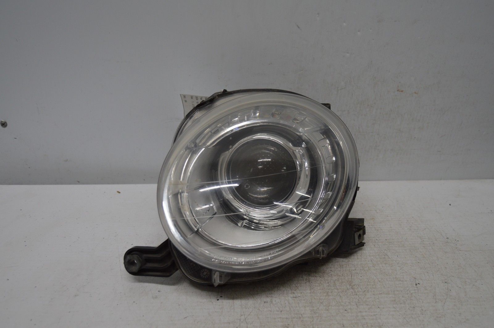 2012 FIAT 500 LEFT HEADLIGHT HEADLAMP ASSEMBLY AK28010 Tail Lights