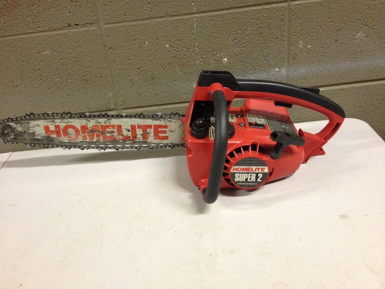 Homelite Chainsaw Super 2 16 Bar And Chain W Carring.