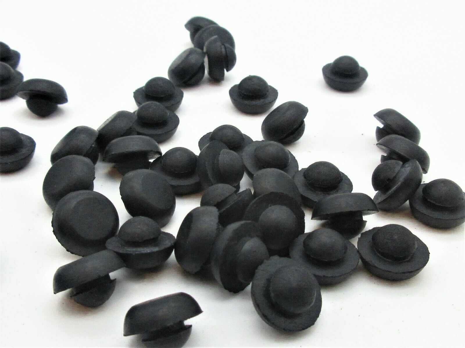 Rubber PushIn Ridged Stem Feet for Crock Pot Fits 1/4" Hole NYM12