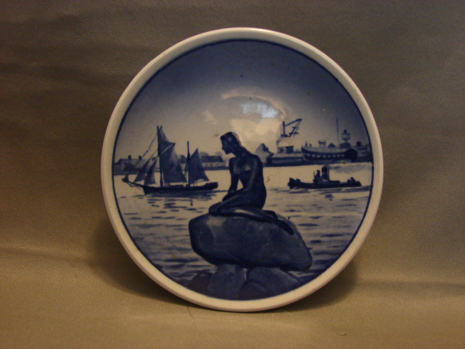 Primary image for Vintage ROYAL COPENHAGEN Mini Plate LANGELINE #2-2010 DENMARK 3-1/8"