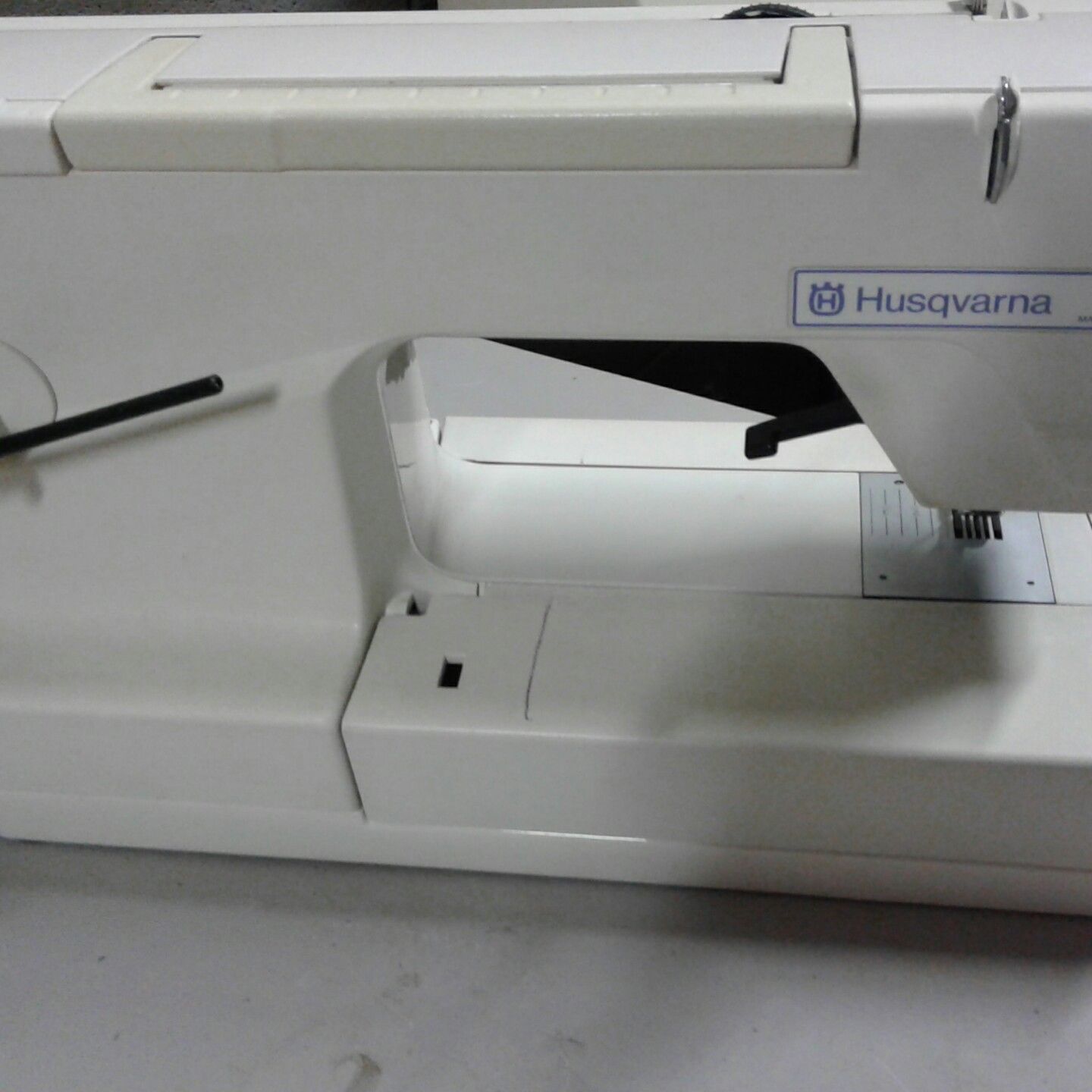 Husqvarna Viking 1070 Sewing Machine Quilting Embroidery (dde22