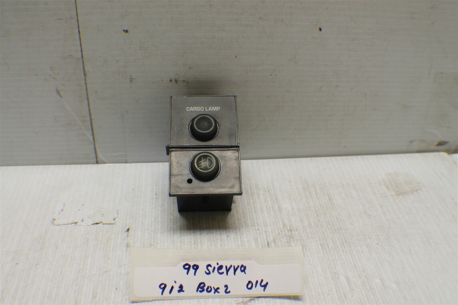 19992002 GMC Sierra Fog Light/Cargo Lamp Switch GMTG15735837 2 14 9I2