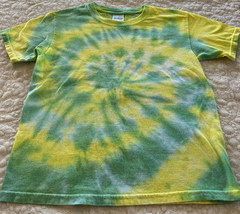 Gildan Boys Yellow Green Spiral Tie Dye Short Sleeve Shirt 6-8 - $7.35