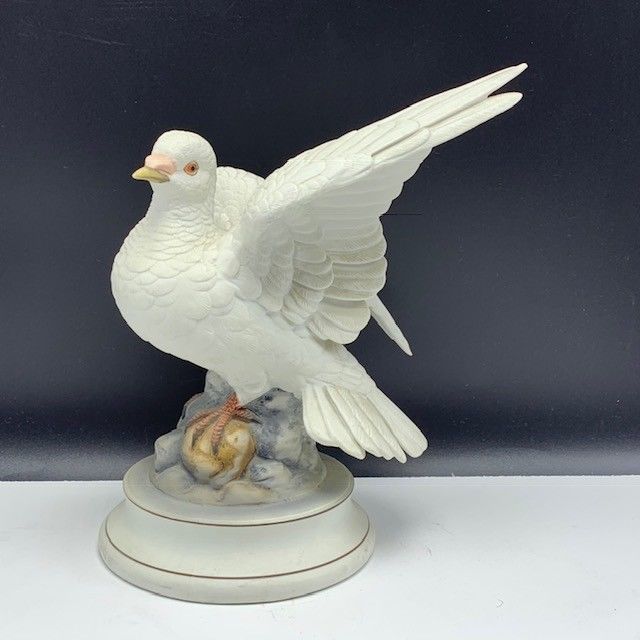 Andrea Sadek White Dove statue sculpture figurine retired porcelain bird vintage - Andrea by Sadek