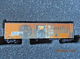 Micro-Trains # 99405281 BNSF/ex-ATSF Weathered 2 Pack Reefers, Z-Scale image 2
