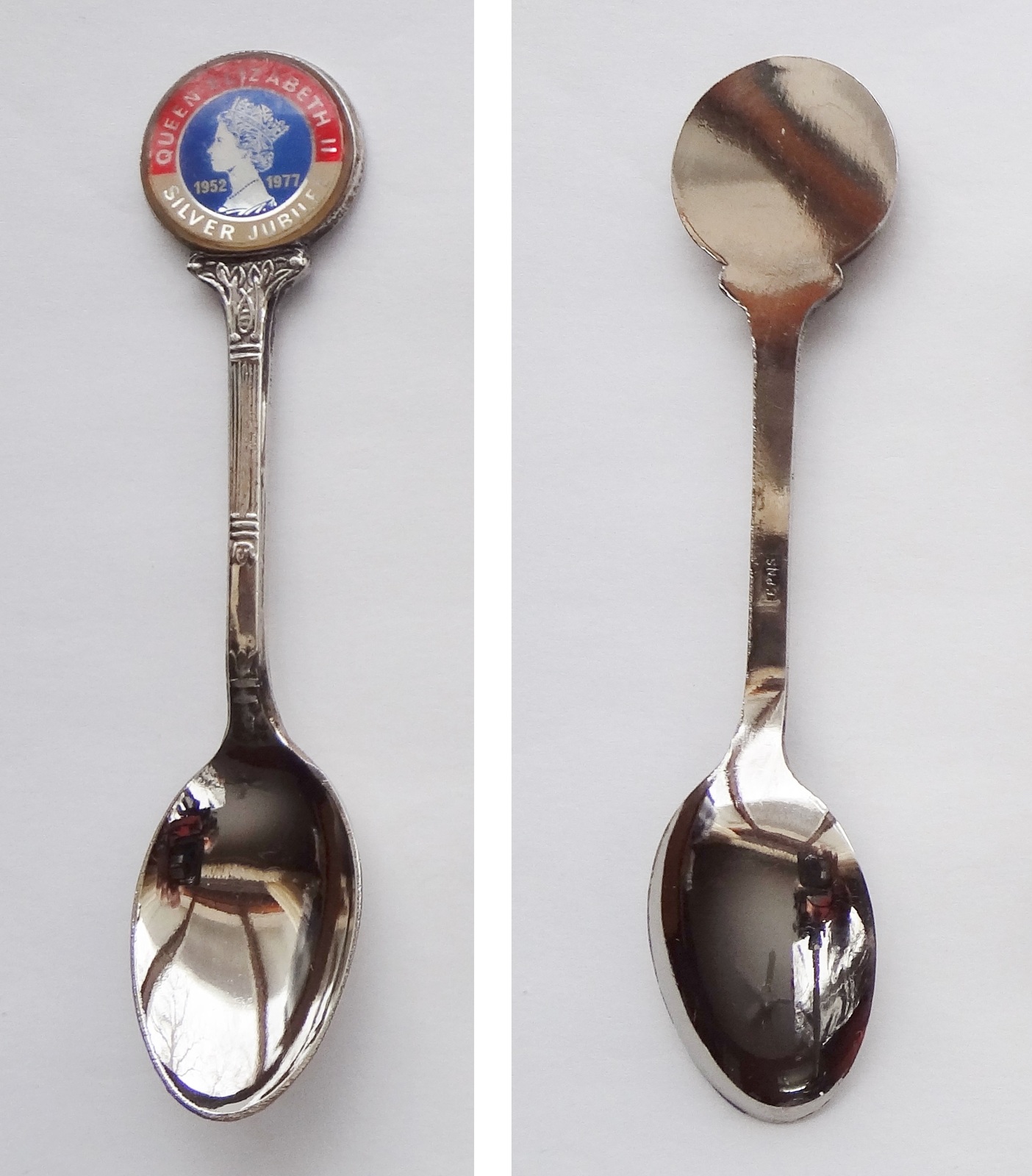 Collector Souvenir Spoon Queen Elizabeth II Silver Jubilee 1952 1977