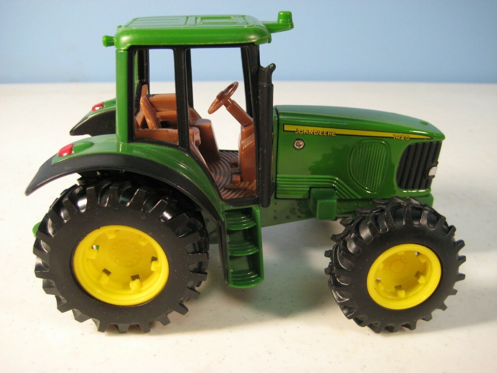 7420 John Deere Tractor 1 32 Plastic DieCast Toy MFWD Contemporary   S L1600 