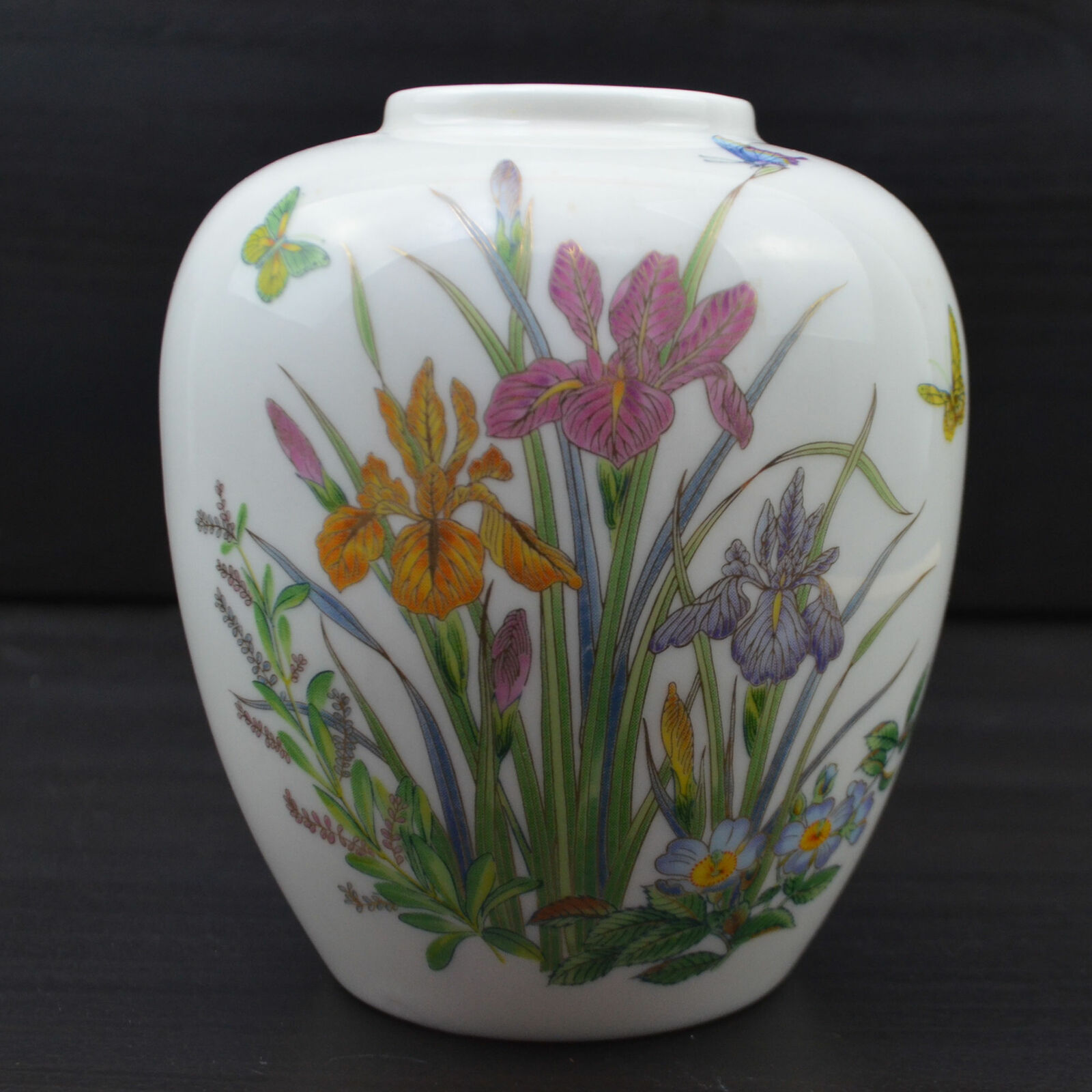 Small Vintage Japanese flower vase