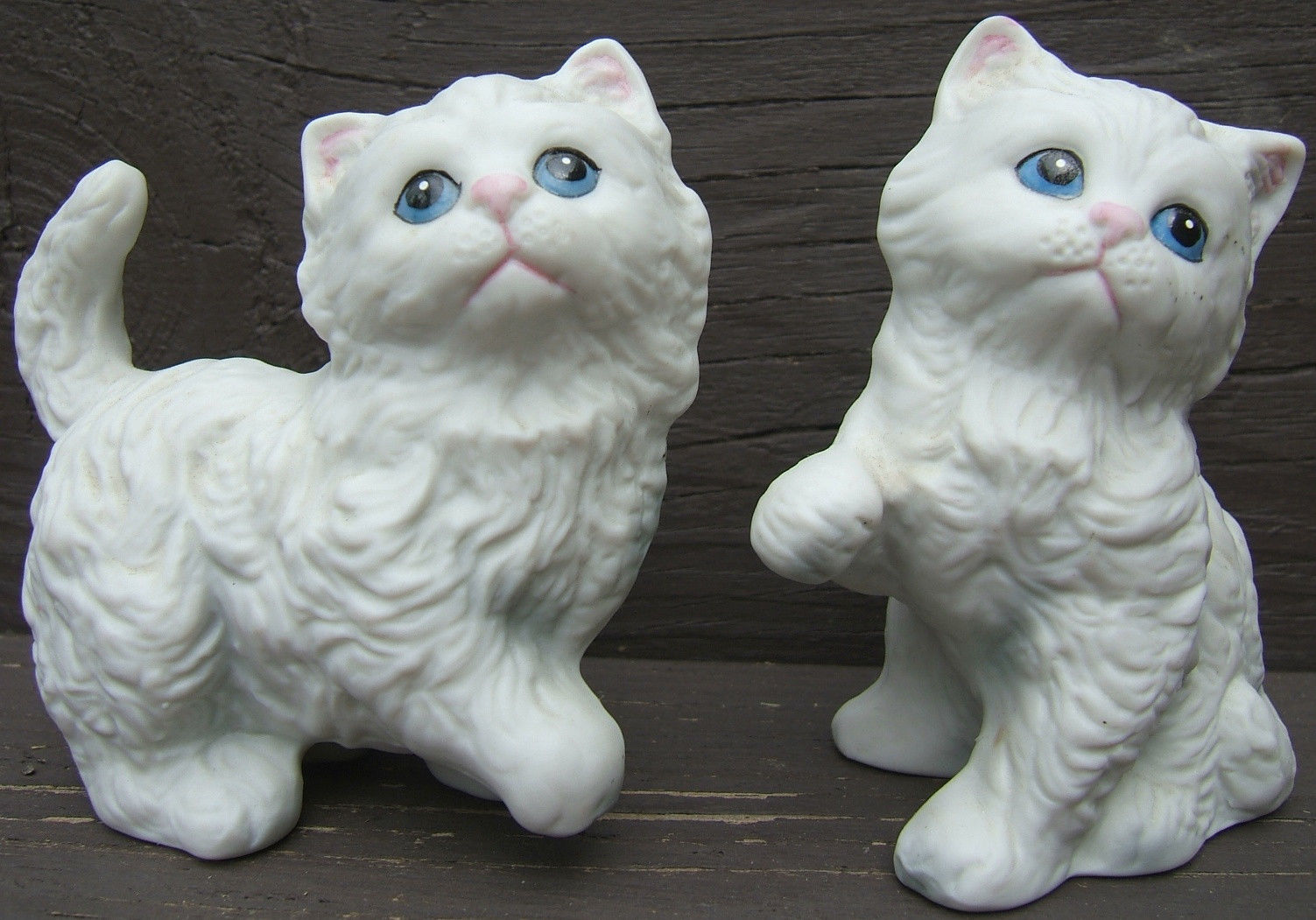 cat figurines japan