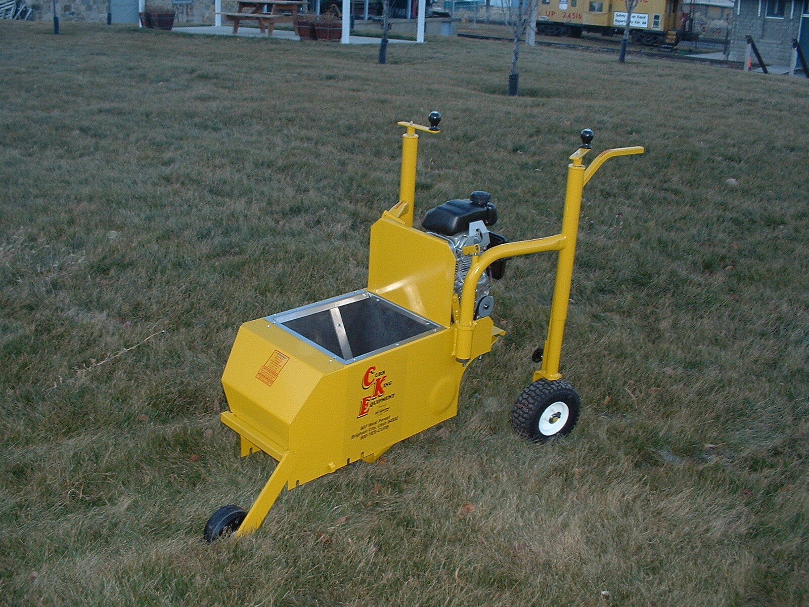 new-landscape-curbing-machine-curb-king-twin-auger-3-hp-honda