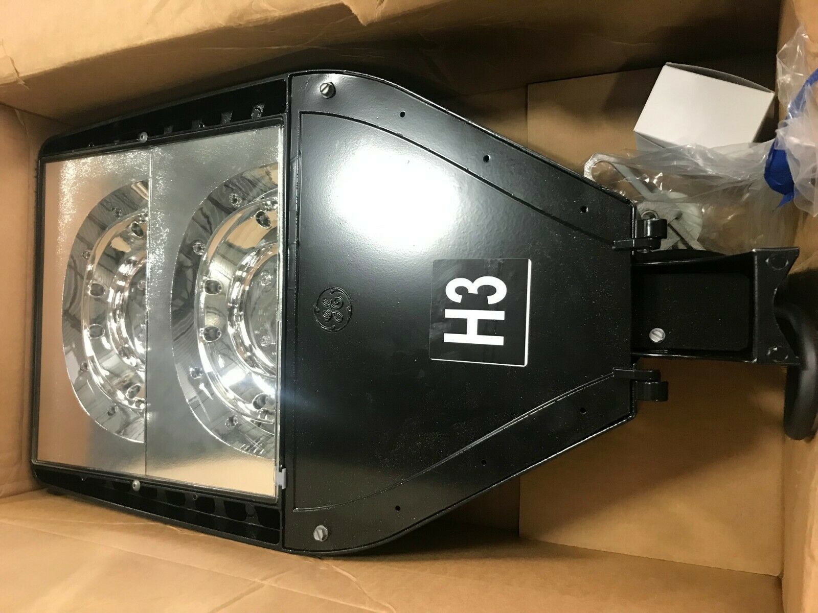 GE Evolve LED Area Light, 120277 Volt, 10,800 Lumens, 87 Watt, 4000K