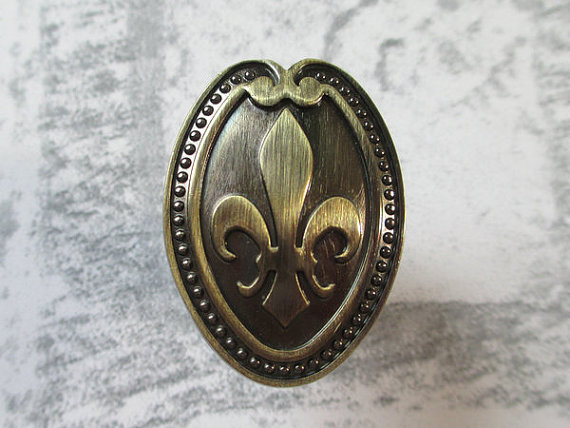 fleur de lis cabinet knobs and pulls