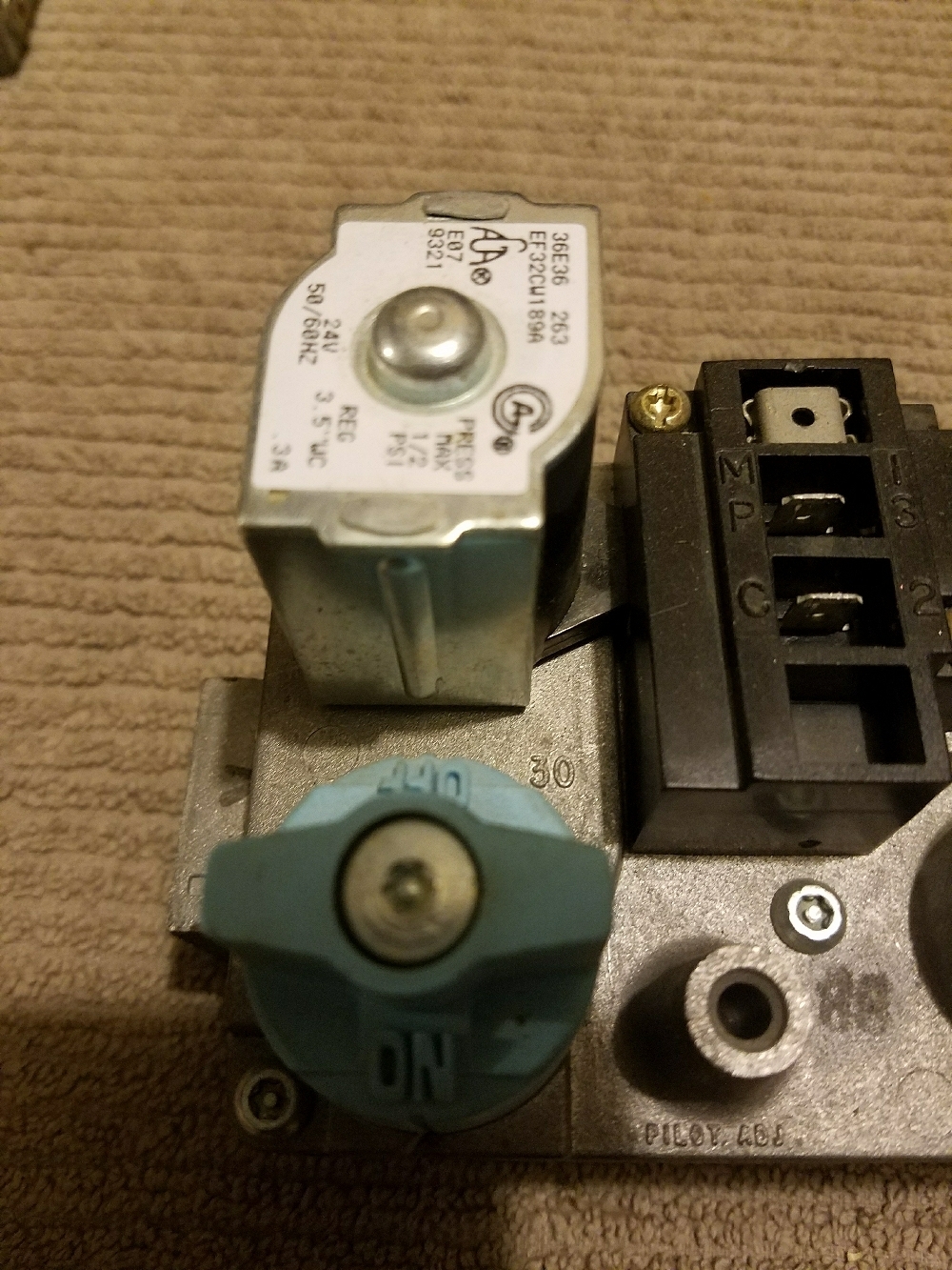 Carrier Bryant Payne oem furnace gas valve ef32cw189a Central Furnaces