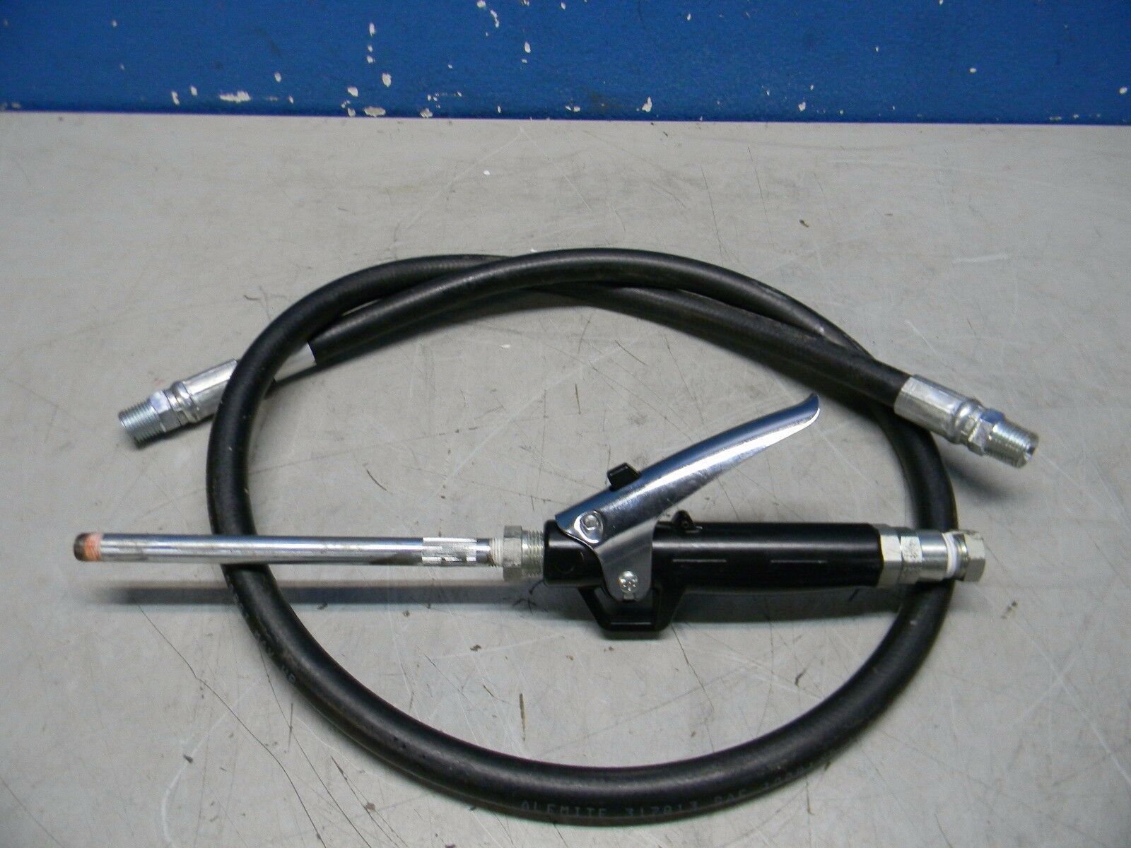 Alemite Air Operated Grease Pump for 5gal to 50gal Containers 99511