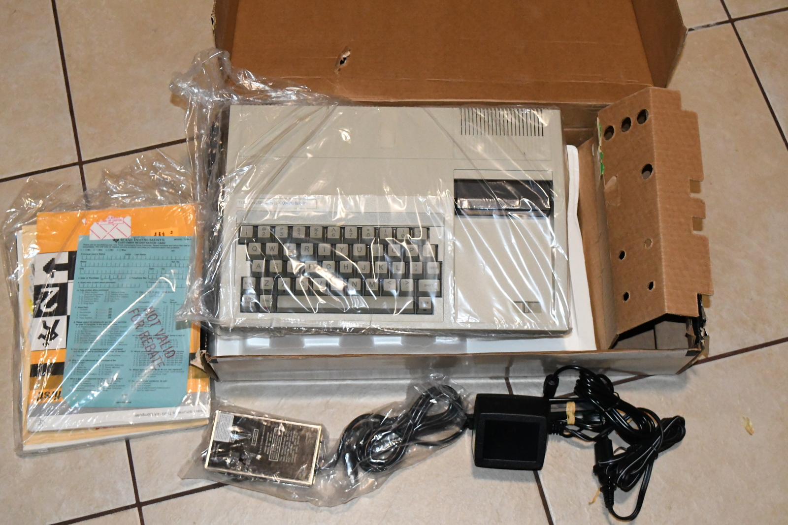 Vintage Texas Instruments TI99/4A Computer Excellent Cond-Mint- Attic ...