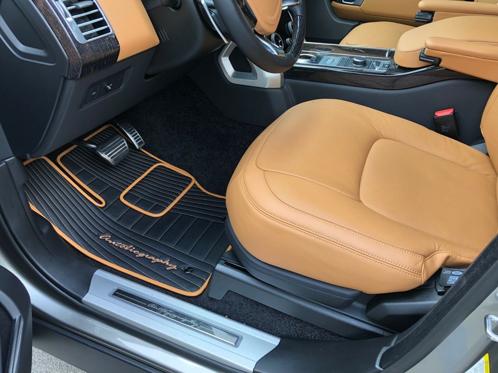 Range Rover Autobiography, Sport, SVR floor mats, trunk mat, pillows