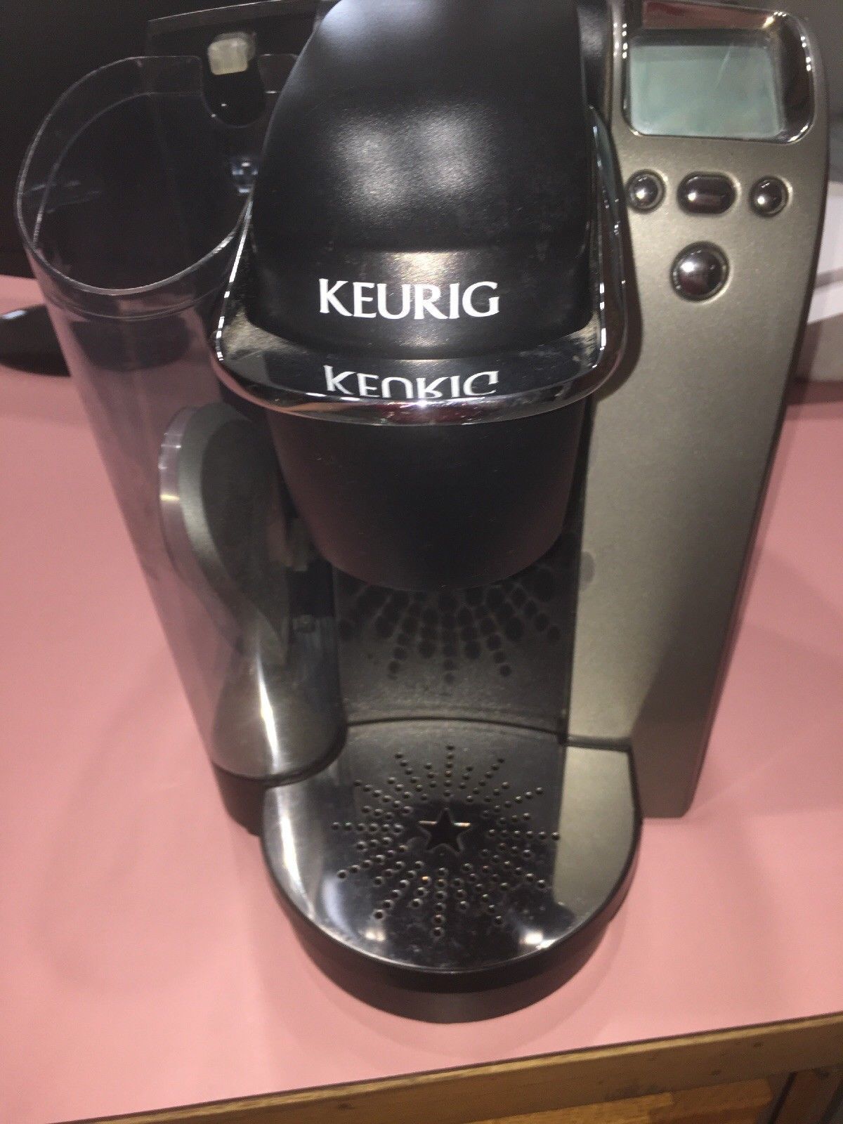 Keurig Platinum B70 Single Serve Coffee Maker 1 Cup Black & Silver