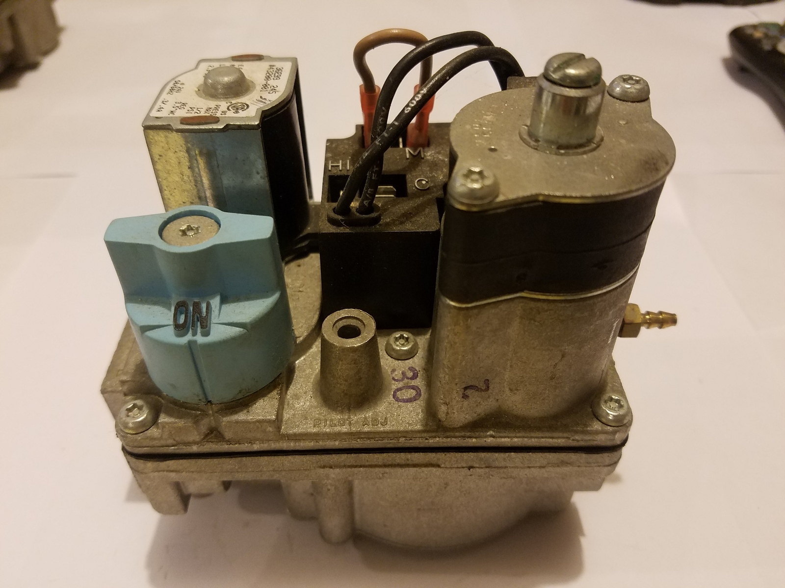 Armstrong white rodgers oem furnace gas valve 43200001 Central