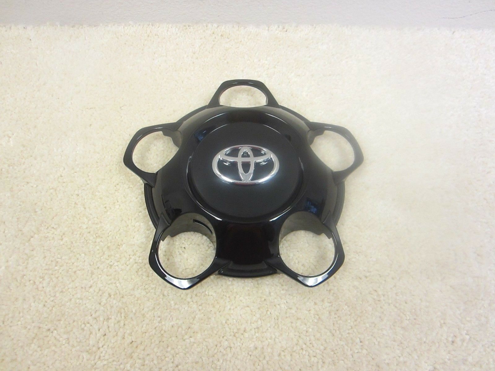 14 2018 TOYOTA TUNDRA OEM 18" ALLOY WHEEL BLACK CENTER CAP 4260B0C040 526N Wheel Center Caps