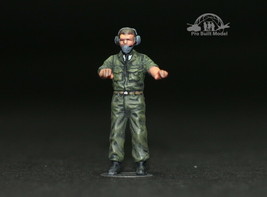 USAF Ground Crew Support in Airfield 1:48 Pro Built Model #6 - $14.85