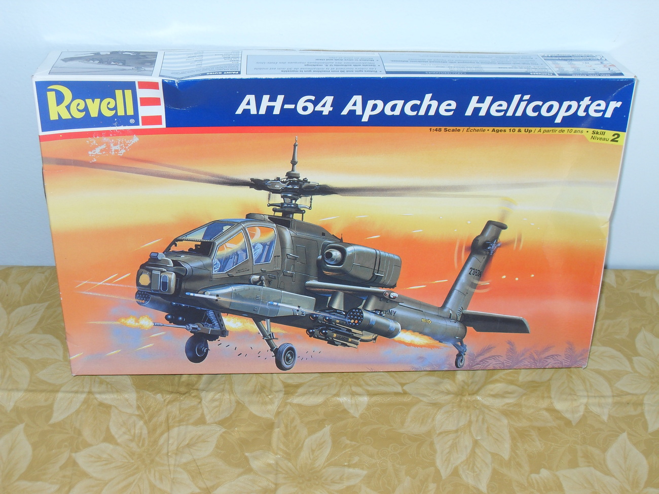 2003 Revell AH-64 Apache Helicopter Model Kit 1/48 Scale - Helicopters