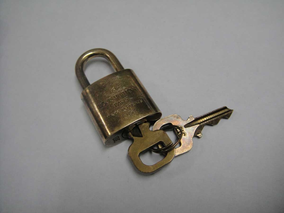 AUTHENTIC Louis Vuitton Lock & Key Set #313 - Handbags & Purses