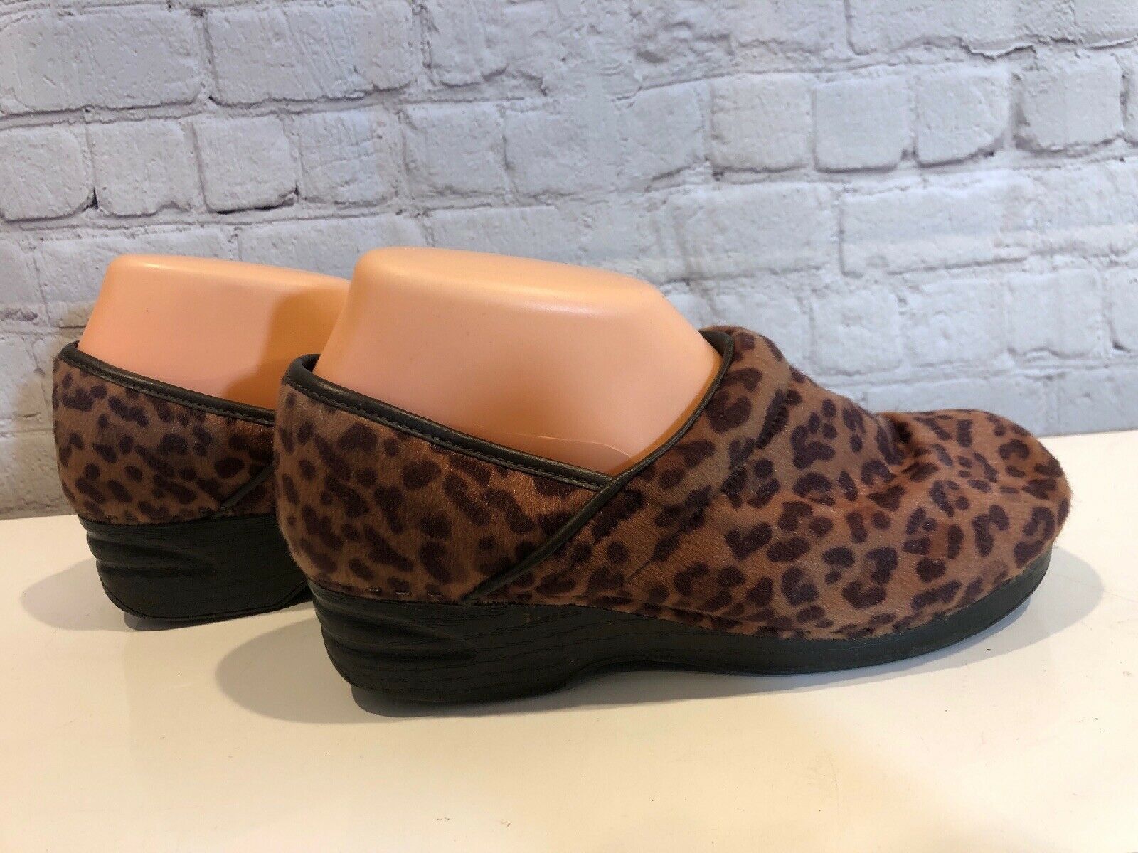 Croft & Barrow Womens Leopard Pony Slip On Clogs 7.5 Nurse Croft & Barrow Womens Leopard Pony Slip On Clogs 7.5 Nurse