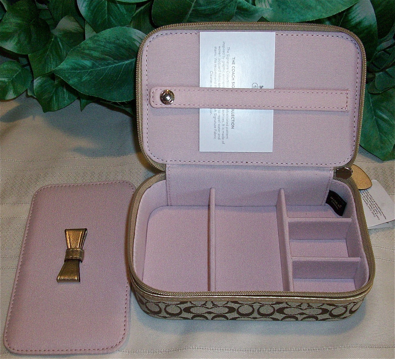 Coach Signature Jewelry Box Travel Case 60866 MSRP 98 Khaki & Metallic