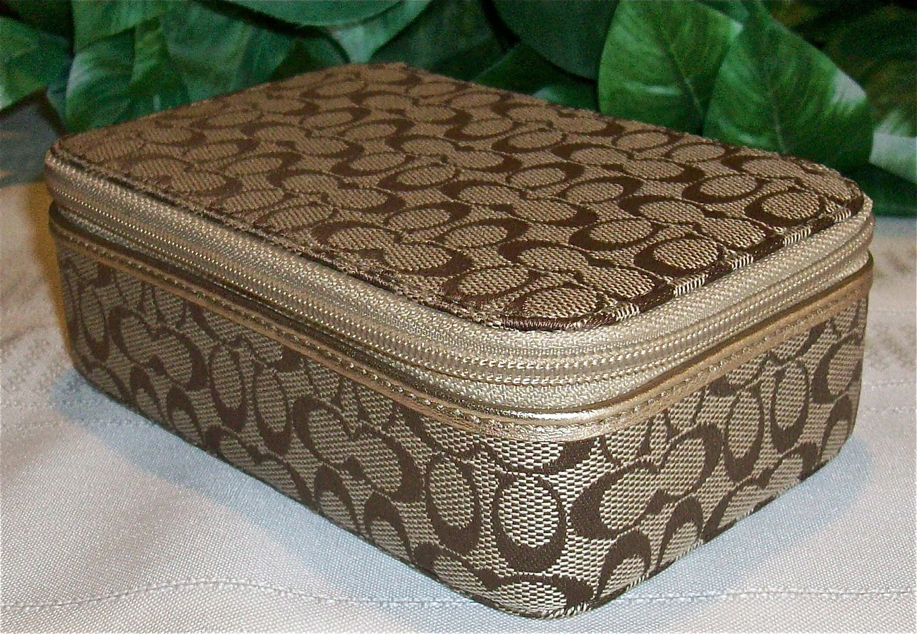 Coach Signature Jewelry Box Travel Case 60866 MSRP 98 Khaki & Metallic