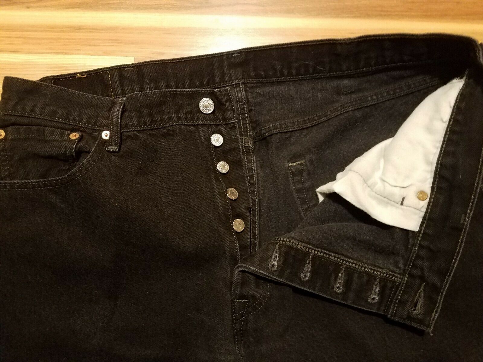 levi 501 button up jeans