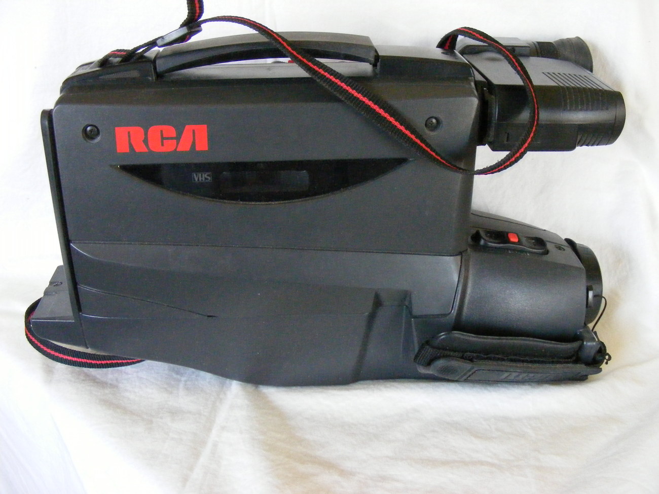 RCA VHS Camcorder DSP3 CC431 12X Zoom Camcorders