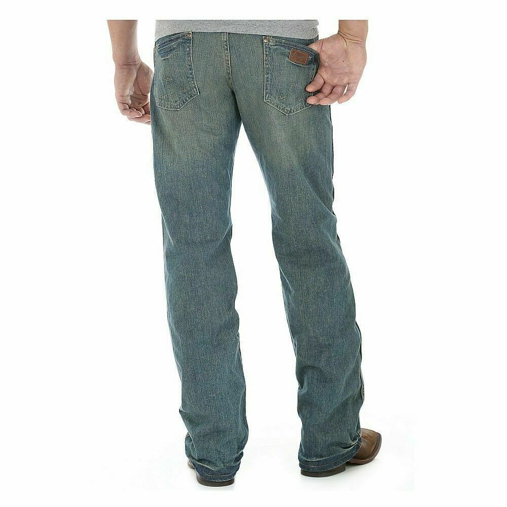 Wrangler Men's Retro Relaxed Boot Cut Jeans,WRT20TW , Size 31X32 ...