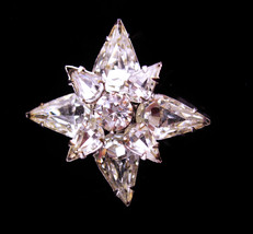 Signed Albert Weiss rhinestone pin - brilliant star pin-  Starburst Rhin... - $95.00