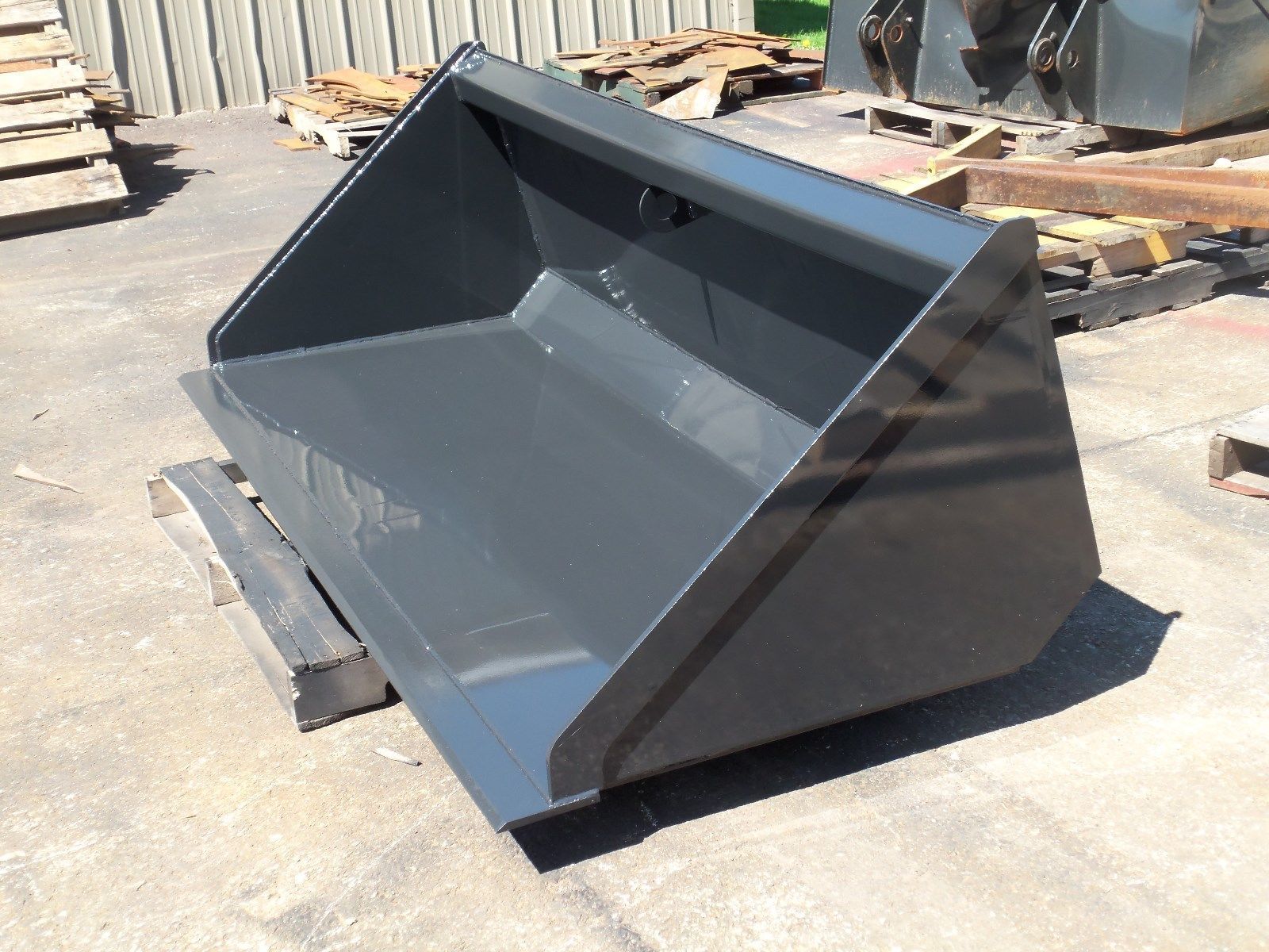 60" SKID STEER STANDARD DIRT BUCKET Buckets & Accessories