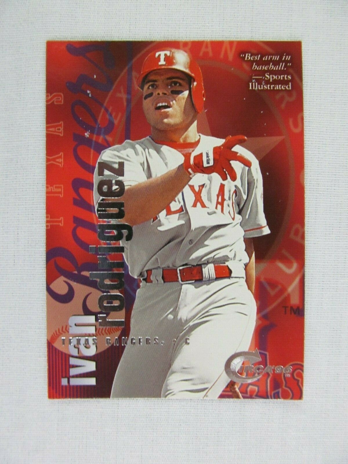 Ivan Rodriguez Texas Rangers 1996 Fleer Skybox Baseball Card 92