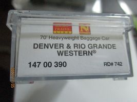 Micro-Trains # 14700390 Denver & Rio Grande Western 70' Heavyweight. Baggage (N) image 6