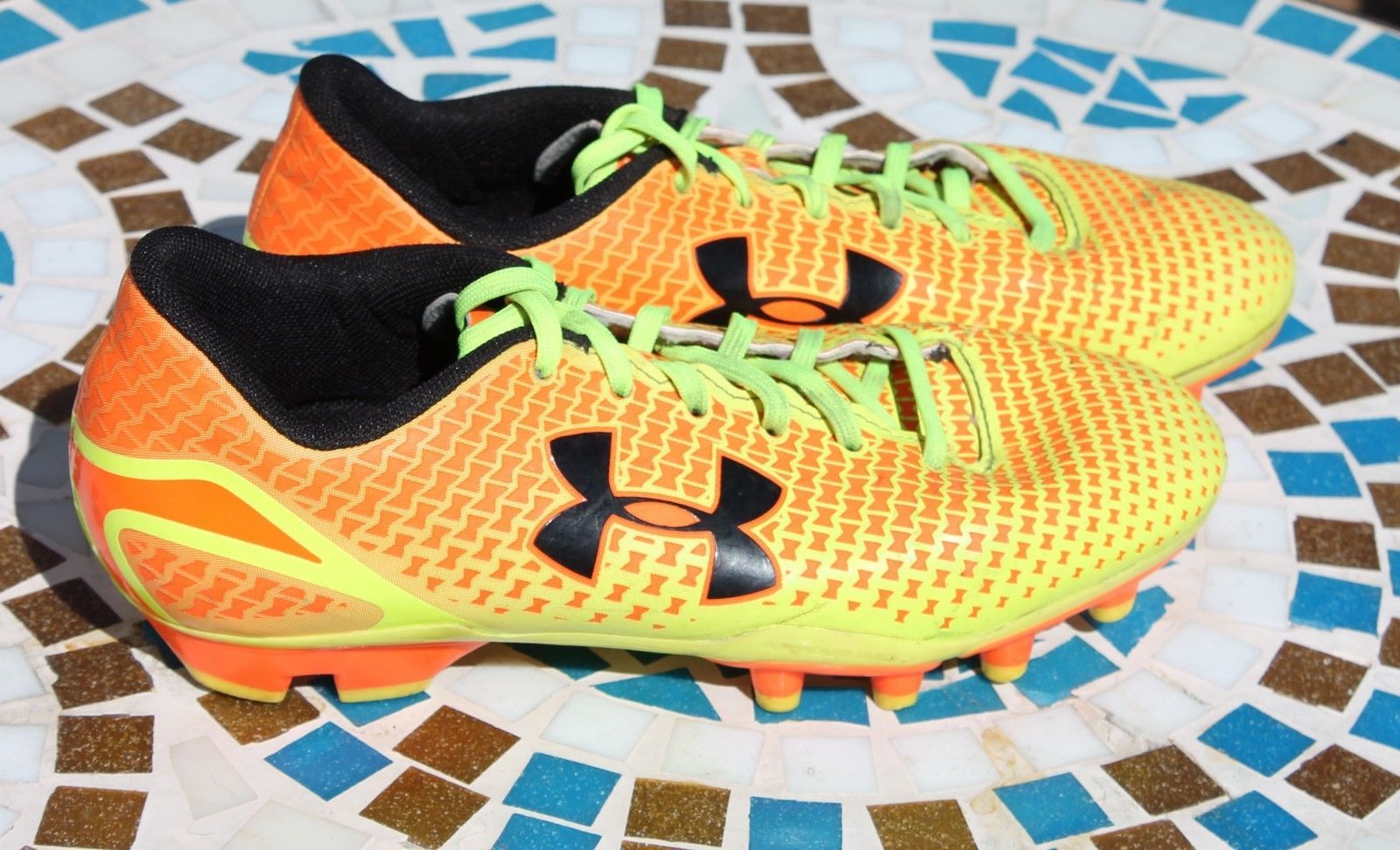 under armour youth soccer shoes