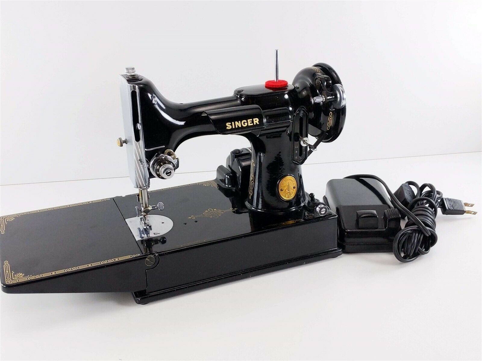 Singer Featherweight 221 Sewing Machine 1945 AG530598 w/Case EUC - Machines