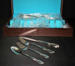 WM Rogers 1954 Precious Mirror 32-Piece Silverplate Flatware Set with Wood Chest - $65.00
