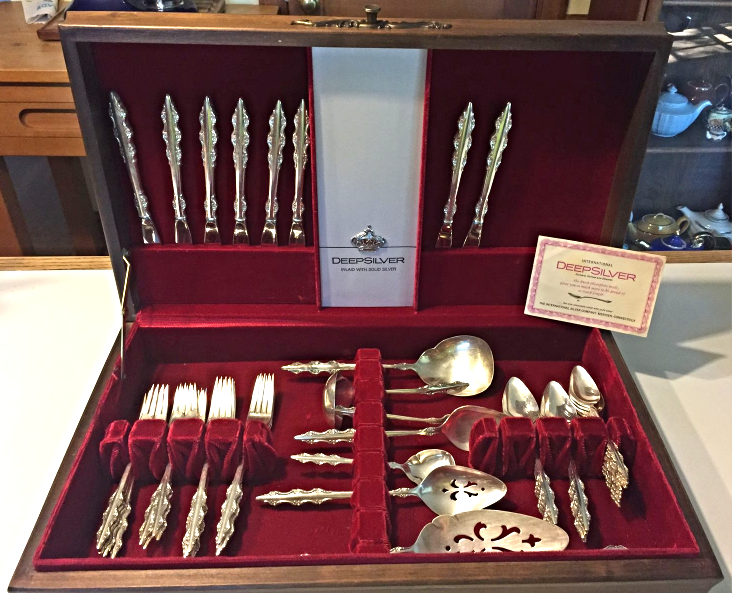 INTERNATIONAL EMPRESS DEEP SILVER INLAID 1969 SILVERWARE 47 PCS SET